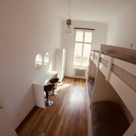 Lovecroatia - 'pax Nest'