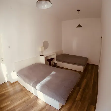 Lovecroatia - 'pax Nest' Zagreb