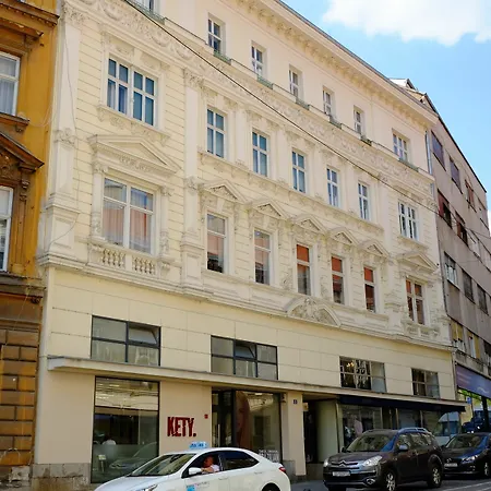Lovecroatia - 'pax Nest' * Zagreb