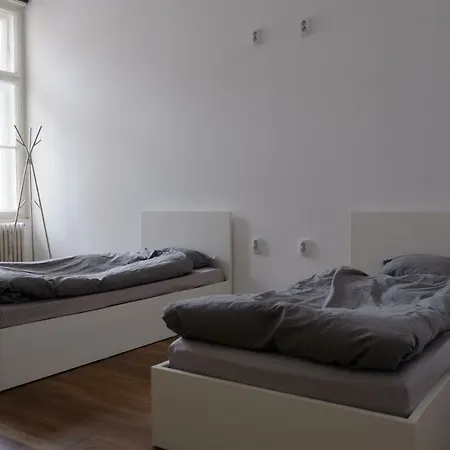 Lovecroatia - 'pax Nest' Zagreb